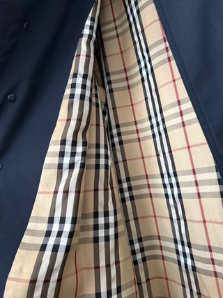 Gabardina Burberrys’ Clásica Azul