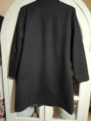 Abrigo de paño negro de mujer