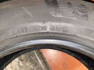 Neumático 215/65 R17