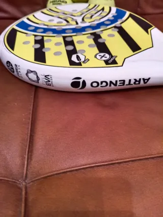 Pala Padel Artengo 190 + 3 Pelotas Head