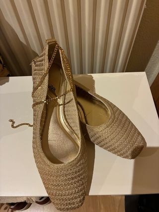 Bailarinas Zara Beige y Doradas Talla 38
