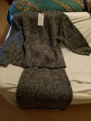 Conjunto Zara Jersey y Falda Lana Gris