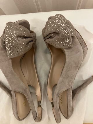 Zapatos Alma en Pena fiesta grises con pedrería