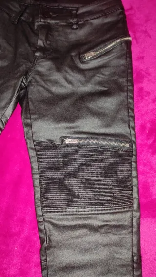 Pantalón Negro con Cremalleras