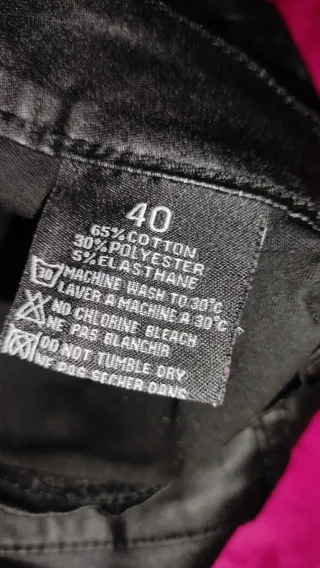 Pantalón Negro con Cremalleras