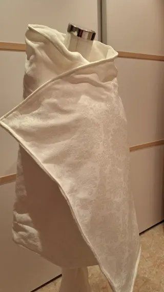 Pañolón brocado blanco