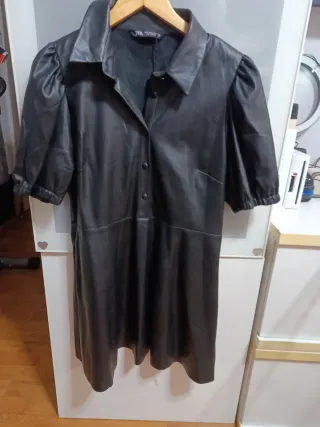 SOLO HOY Vestido ZARA negro de cuero