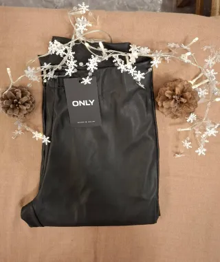 Mallas efecto piel Only negras