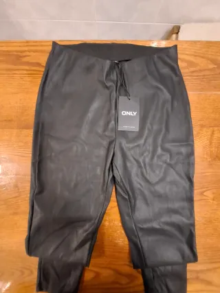 Mallas efecto piel Only negras