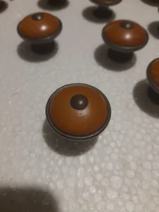 Pomelli Legno e Metallo Marrone bronzo