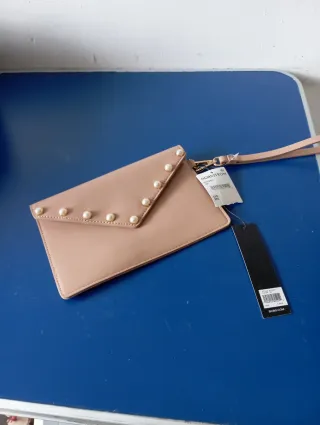 Pochette BCBGMAXAZRIA nuova con perle