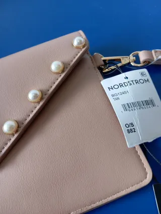 Pochette BCBGMAXAZRIA nuova con perle