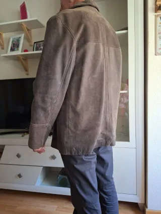 Chaquetón de cuero marrón