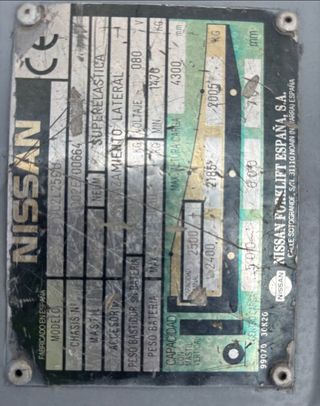 Carretilla elevadora NISSAN 2.5T