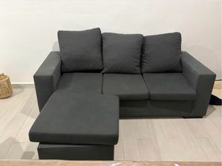 Sofá modular gris oscuro usado durante seis meses