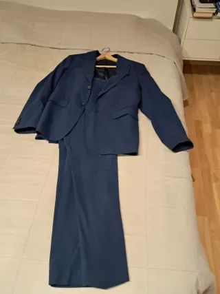 Traje azul talla 50 (42 americana)