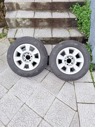 Llantas con neumáticos