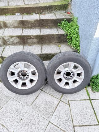 Llantas con neumáticos