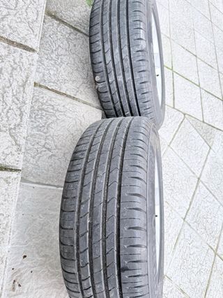 Llantas con neumáticos