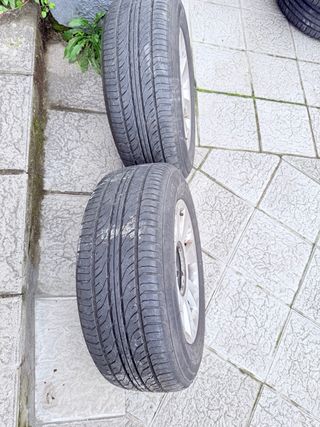 Llantas con neumáticos