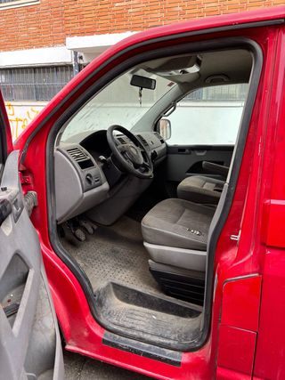 Volkswagen Transporter T5 2007 (golpe trasero)