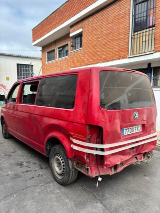 Volkswagen Transporter T5 2007 (golpe trasero)