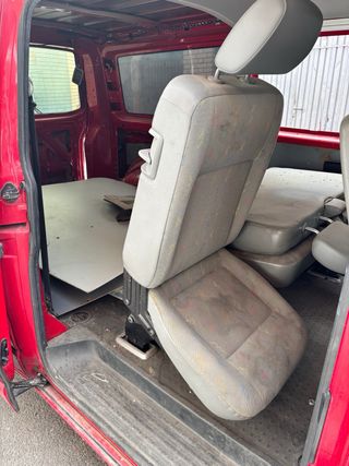 Volkswagen Transporter T5 2007 (golpe trasero)