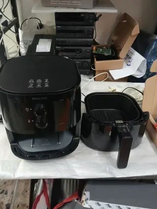 Friggitrice ad aria Philips nera