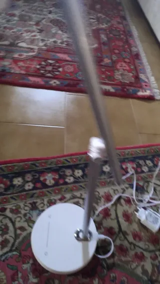 Lampada da scrivania bianca