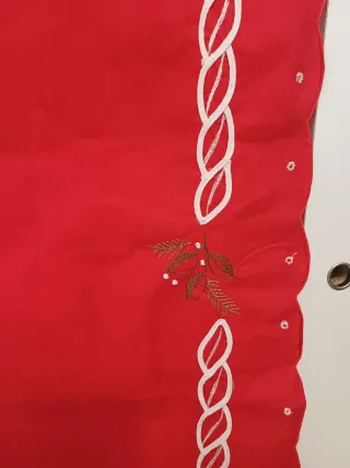 Runner natalizio rosso ricamato