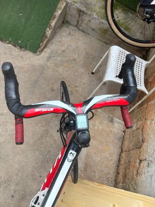 Bicicleta Kuota Roja y Negra