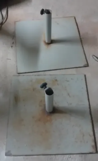 2 Bases para Sombrilla Metálicas