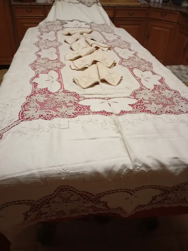 Mantelería Lino Bordada Encaje Burano amano