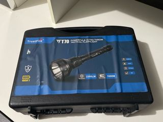 Linterna TrustFire T70, sin cargador de pilas.