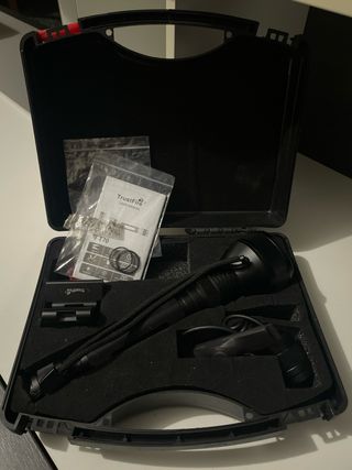 Linterna TrustFire T70, sin cargador de pilas.