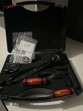 Linterna TrustFire T70, sin cargador de pilas.