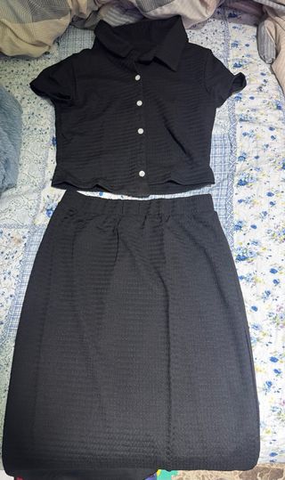 Conjunto falda y blusa negra
