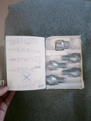 Tornillos antirrobo Peugeot