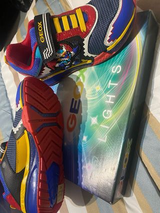 Botas Geox niño azul y rojo