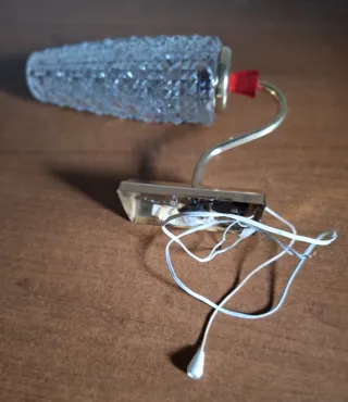 Aplique pared cristal tallado y detalle rojo