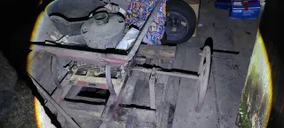 Prensa estrujadora uvas antigua