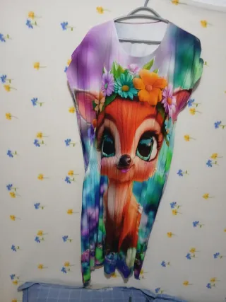 Vestido de verano con estampado de ciervo