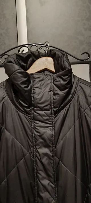 Chaquetón acolchado H&M negro talla M