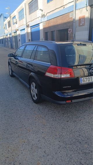 Opel Vectra Caravan SW 2.2 125 CV – Maletero grand