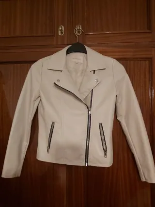Cazadora cuero beige