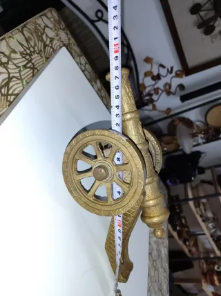 Cañón decorativo de latón