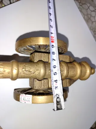 Cañón decorativo de latón