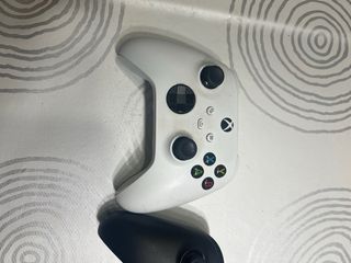 Xbox Series S con 2 controller
