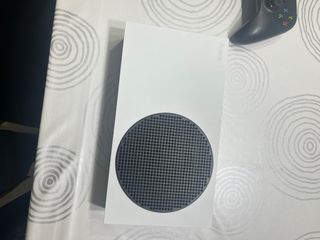 Xbox Series S con 2 controller