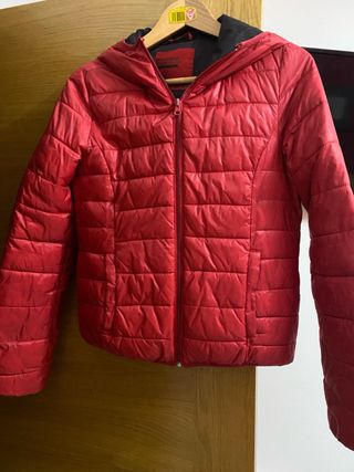 Cazadora acolchada roja mujer